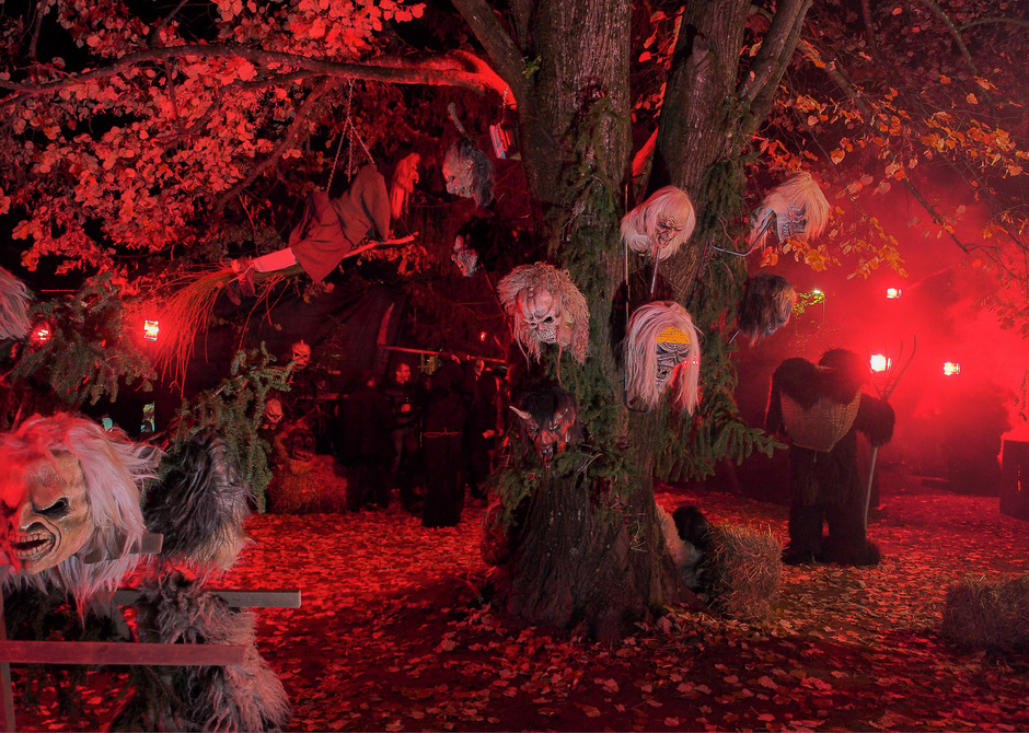 Gruseln mit Stil: Schnitzer zeigen ihre Krampusmasken | Tiroler