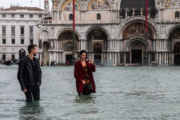 Der Markusplatz stand unter Wasser.