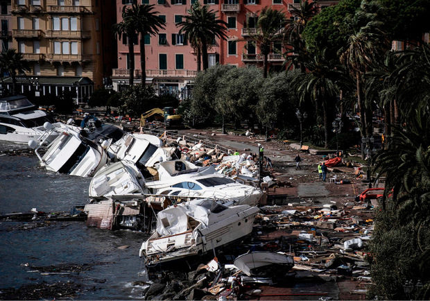 Der Sturm hat zahlreiche Motorboote im Raum Portofino und Rapallo zerstört.