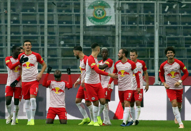 Salzburg jubelte im 13. Saisonspiel über den elften Sieg.