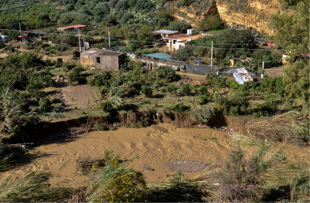 Weite Teile Italiens wurden von Muren und Hochwasser heimgesucht.