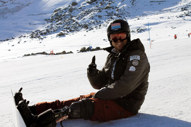 Nach dem Training im Kaunertal ging es für Para-Snowboarder Rene Eckhart nach Dubai.