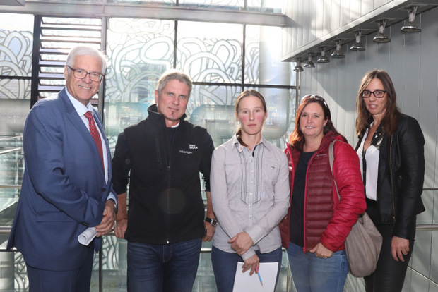 Dr. Peter Brühwasser, Leiter Arbeitsgruppe "Ratten", Stefan Engele, Referatsleiter Grünanlagen, Mag. Sophie-Marie Gschaider, Referatsleiterin Veterinärwesen, Mag. Monika Eder-Trenkwalder, Biberbeauftragte des Landes Tirols und Margit Hueber von den IKB.