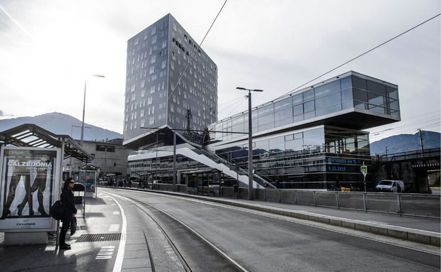 Umstritten ist der PEMA-2-Turm, wo die Stadtbibliothek und Wohnungen untergebracht sind.
