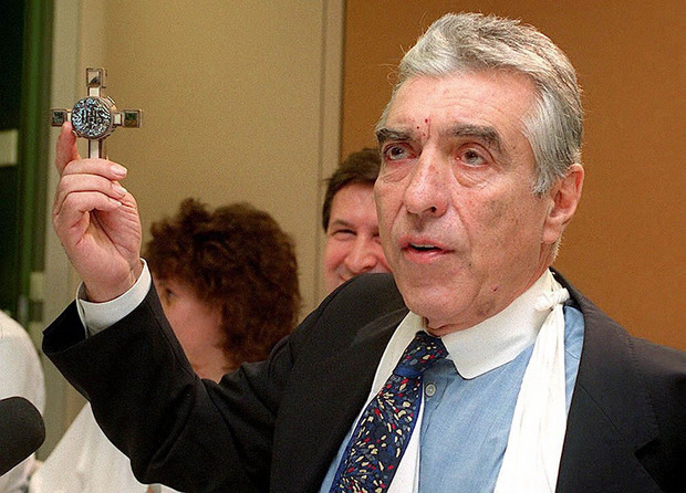Unnachgiebig: Wiens Bürgermeister Helmut Zilk trat bereits eine Woche nach dem Anschlag wieder öffentlich auf.
