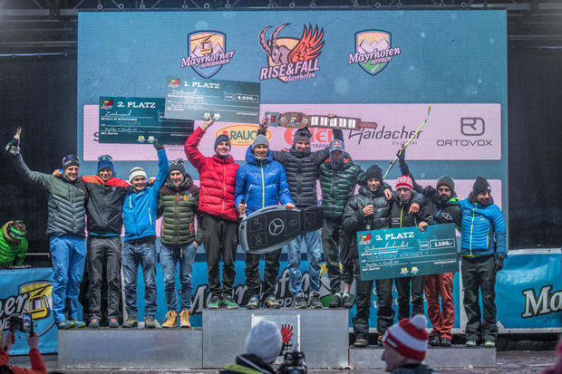 Das Red-Bull-Team kassierte den Siegerscheck über 4000 Euro vor Teamwork (l.) und Mountainbikeshop Hörhager.