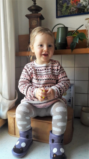 Die kleine Stella ist zwei Jahre alt. Mit einer Stammzellenspende hat sie die Chance, ihre Blutkrankheit zu überwinden.