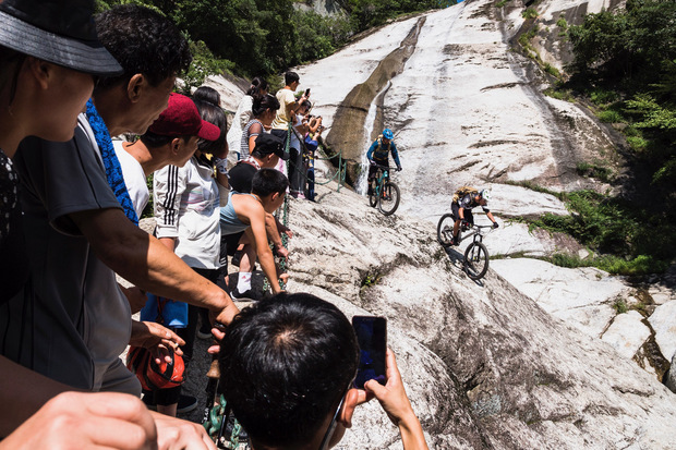 Viel Bewunderung und Offenheit erlebten Harald Philipp und sein Team bei ihrer Mountainbike-Tour im abgeschotteten Nordkorea.