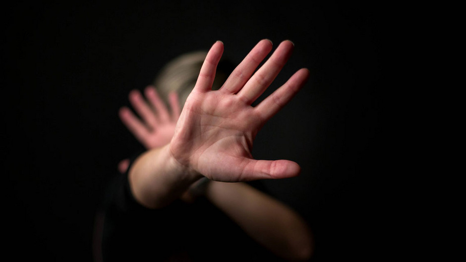 Sie wurde mit heißem Sperma bespritzt Sie wurde mit heißem Sperma bespritzt