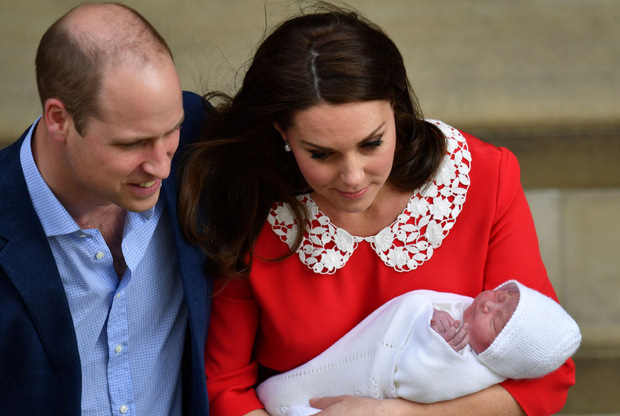 Am 23. April zeigten Prinz William und seine Ehefrau Cathrine ihren neugeborenen Sohn Louis Arthur Charles der Welt.