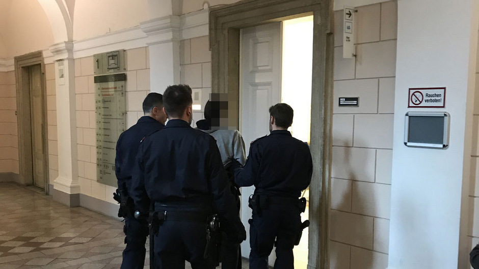 20-Jähriger aus einem 17-Jährigen