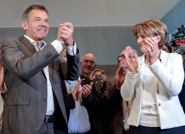 Sieg in der Stichwahl: Georg Willi übernimmt in Innsbruck den Bürgermeistersessel von Christine Oppitz-Plörer.