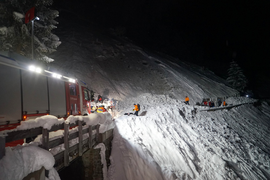 Immer Mehr Schnee Kommt Rein Tirol Bereitet Sich Auf Einen