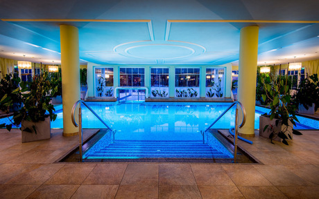 Im 1400 m2 großen Spa dreht sich alles um das pure Wohlbefinden. Der Relaxguide vergab dafür zwei Lilien.