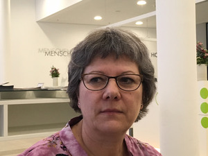 „Viele Menschen verpassen den Zeitpunkt, sich rechtzeitig mit dem Thema Wohnen im Alter zu beschäftigen“, so Margit Schäfer
(FH-Lektorin und Initiatorin des JAAA-Wohnprojektes).
