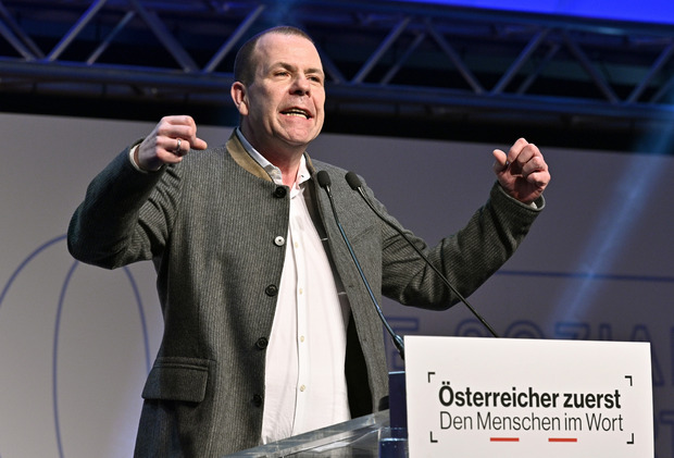 EU-Delegationsleiter Harald Vilimsky schoss sich auf den frisch gekürten ÖVP-Spitzenkandidaten Othmar Karas ein.