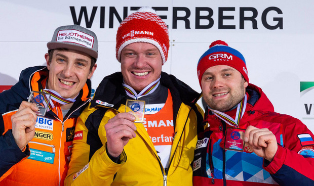 Medaillengewinner bei den Herren: Reinhard Egger, Felix Loch und Semen Pawlitschenko.