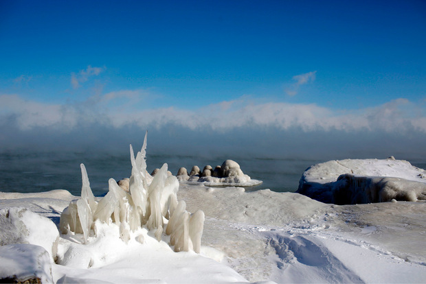 Kein Bild aus der Arktis sondern vom Lake Michigan.