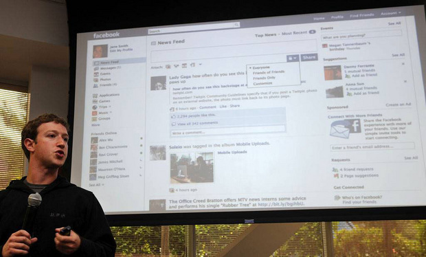 2009 war auch das Jahr, in dem Facebook mit seinem Echtzeit-Newsfeed an den Start ging. Das Feature kam erst gar nicht gut an, viele erinnerte es zu sehr an Twitter.