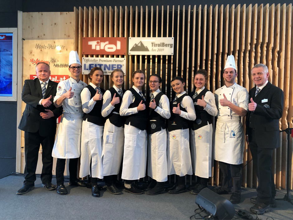 Die Schüler der Zillertaler Tourismusschule freuen sich über ihren Einsatz bei der Alpinen Ski-WM in Schweden.