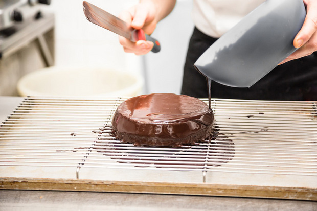 Beim Kuchenbacken kann jede Menge schiefgehen.