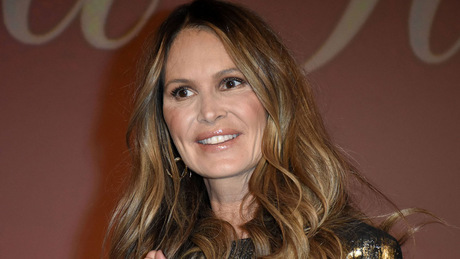 Model Elle Macpherson.