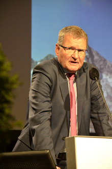 "Die Fakten sprechen für sich. Eine solche Vorgangsweise ist eines Nationalrats nicht würdig." Andreas Ermacora (Alpenvereinspräsident)