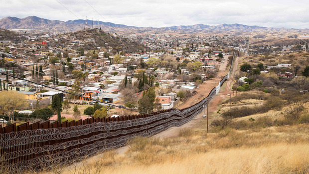 Mauer in Nogales, Arizona.