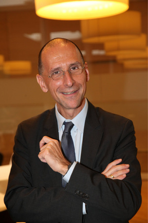 Peter Filzmaier ist Professor für Politikforschung an der Donau-Universität Krems und Graz. Der Politologe erklärt und analysiert sehr launig seit Jahren politische Ereignisse im TV.