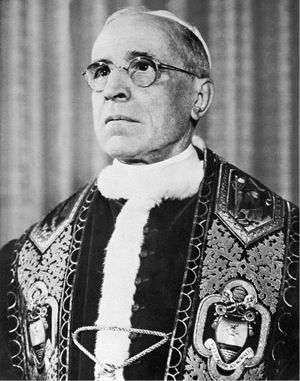 Papst Pius XII. im Vatikan 1955.