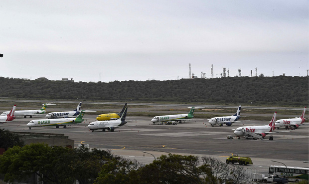 Auch viele Flugzeuge mussten am Boden bleiben.