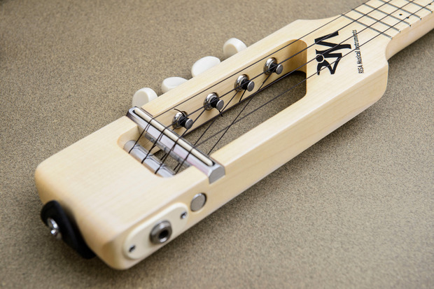 Sogar eine E-Ukulele zählt zur Sammlung ...