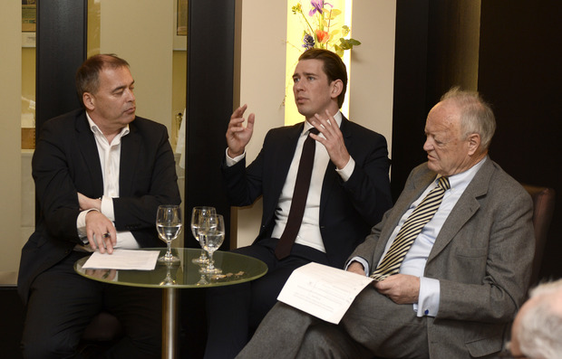 Sebastian Kurz im Gespräch mit TT-Chefredakteur Alois Vahrner (links) und Ex-Nationalratspräsident Andreas Khol.