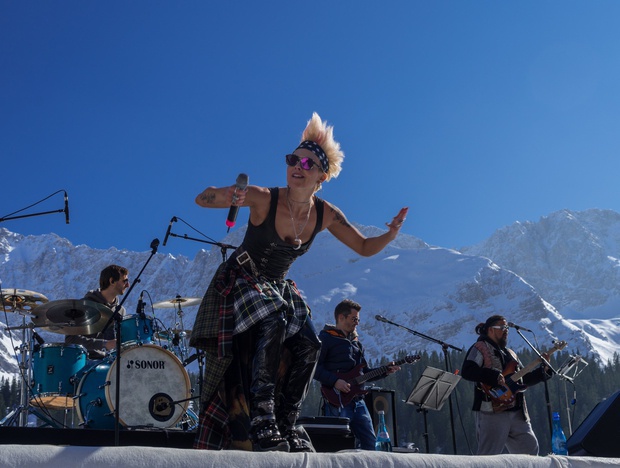 Hannah wird mit ihrer Band beim Schlager Open-Air am Sonntag gehörig einheizen.