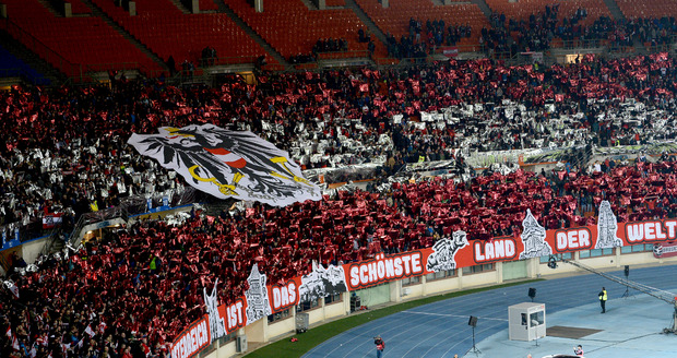 40400 Zuschauer machten im Happel-Stadion ordentlich Stimmung.