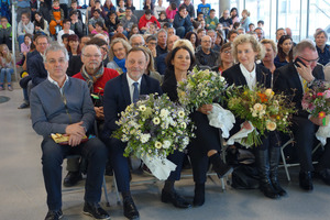 Freuten sich über die festliche Eröffnung des Schulzentrums: die Direktoren Günter Nimmerfall und Karoline Knapp-Hauser mit BM Eva Posch.