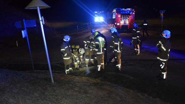 22 Mann der Freiwilligen Feuerwehr Mieming waren zu dem Feuer bei der Mötzer Landesstraße ausgerückt.