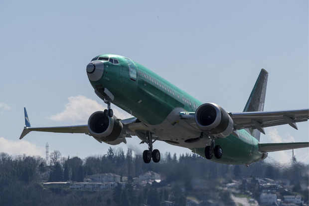Auch Flugzeuge, die wegen der eingebauten Technik nicht mehr steuerbar sind und abstürzen, bereiten Sorgen.
