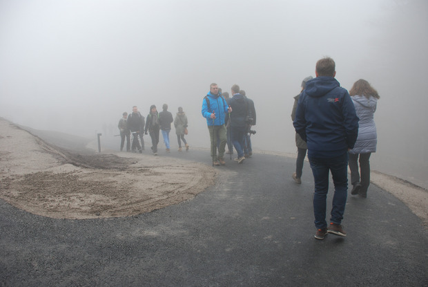 Von der „Bergstation“ geht es über den frisch asphaltierten, abgeflachten Fußweg.