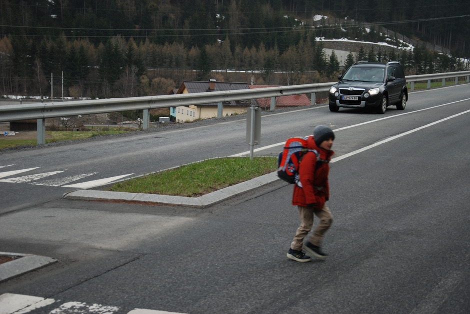 Auf der Stanzertalstraße L68 bei Vadiesen (Pettneu am Arlberg) ist ein Sicherheitspaket mit Kosten von 160.000 Euro installiert worden.