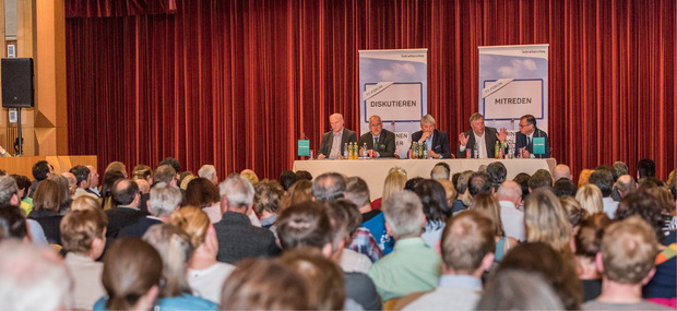 Unter der Leitung von TT-Chefredakteur Mario Zenhäusern (M.) diskutierten Gerhard Hödl, Peter Heininger, Bernhard Tilg und Christian Wiedermann (v. l.).