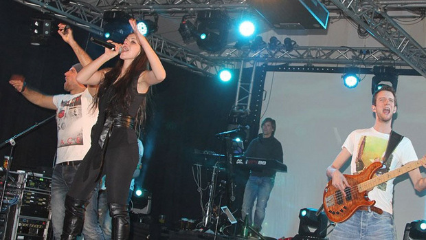 Die Partyband T-NG ist Stammgast beim Pitztaler Schneefest.