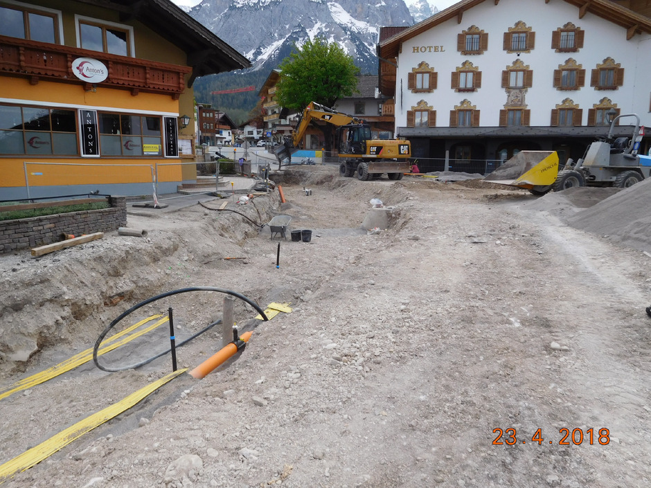 Vor einem Jahr wurde mit dem ersten (inzwischen abgeschlossenen) Bauabschnitt begonnen. Bis Ende Juni soll alles fertig sein.