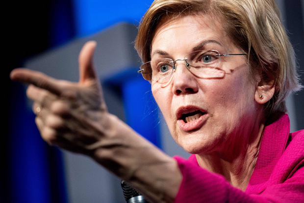 Als erste demokratische Präsidentschaftsbewerberin forderte Senatorin Elizabeth Warren zur Einleitung eines Amtsenthebungsverfahrens auf.