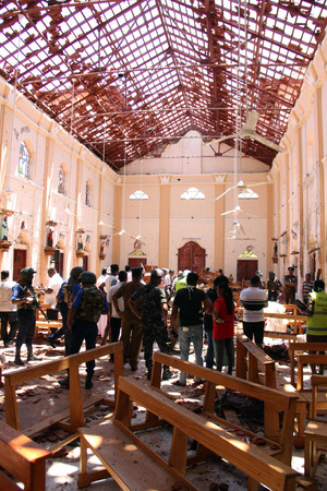 In der Kirche St. Sebastian in Negombo ist vom Dach nur noch das Gerippe übrig.