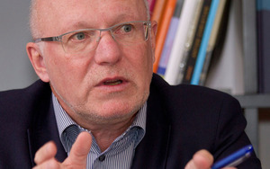 Politikwissenschafter Univ.-Prof. Ferdinand Karlhofer
: "„Mit Blick auf Partizipationsrechte der Bürger ist diese Reform nicht adäquat für eine Stadt dieser Größe.“