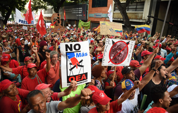 Auch die Unterstützer von Maduro mobilisieren sich.