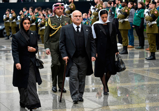 Auch Prinz Hassan von Jordanien erschien mit seiner Frau und seiner Tochter