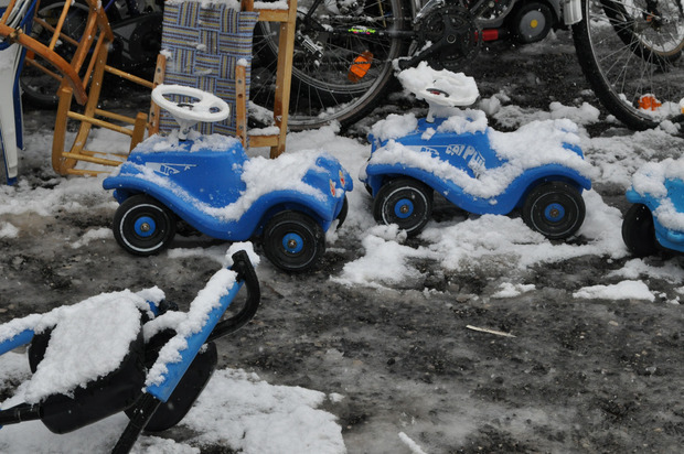 Der Stimmung im Flohmarktzelt tat der Schnee jedoch keinen Abbruch.