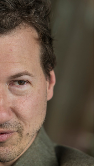 Georg Fraberger wurde ohne Hände und Füße geboren.